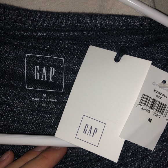 Gap Thin Longsleeve - Picture 3 of 3
